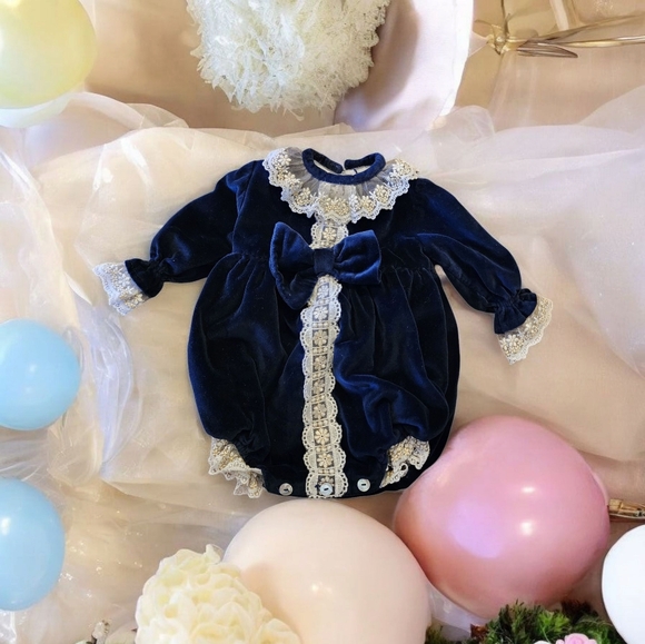 Fifi & Finn Navy Velvet Romper Gold Lace Bow Size 3 Months - Picture 1 of 4
